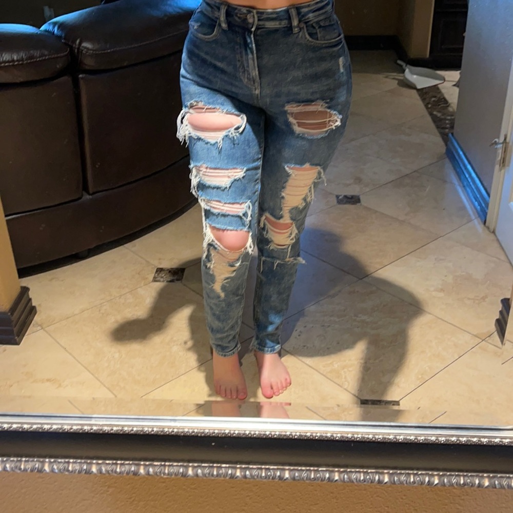 American eagle ripped mom jeans